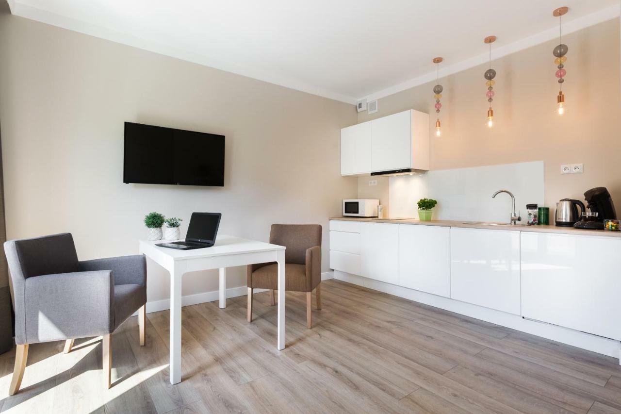 L&L Apartment Old Town 포즈난 외부 사진